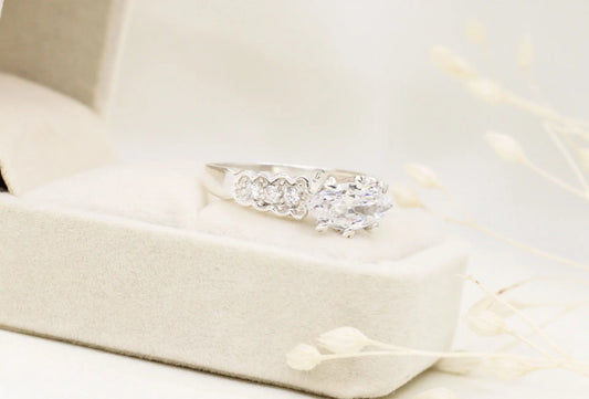 Elegant Almond-Cut Sterling Silver Ring – A Timeless Symbol of Grace