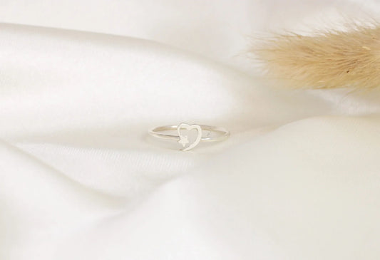 Celestial Love Ring – Sterling Silver Heart with Shooting Star Charm